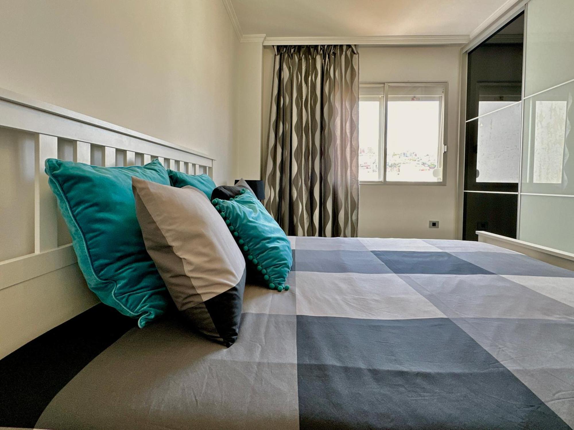Hostiguest Coliving Leon Y Castillo ラスパルマス・デ・グランカナリア エクステリア 写真