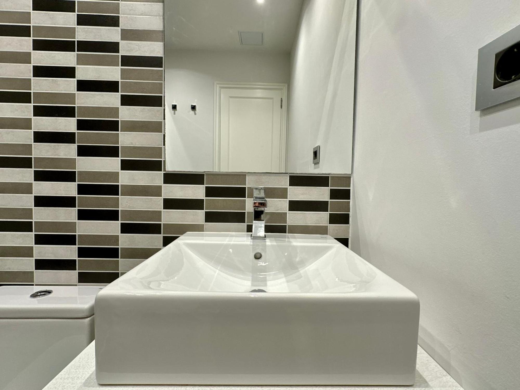 Hostiguest Coliving Leon Y Castillo ラスパルマス・デ・グランカナリア エクステリア 写真